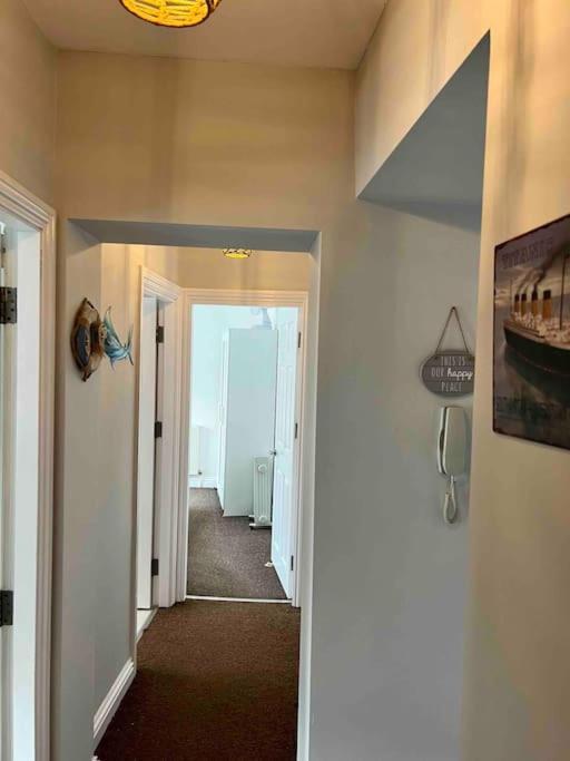 Blue Lighthouse Apartment Scarborough Exterior photo